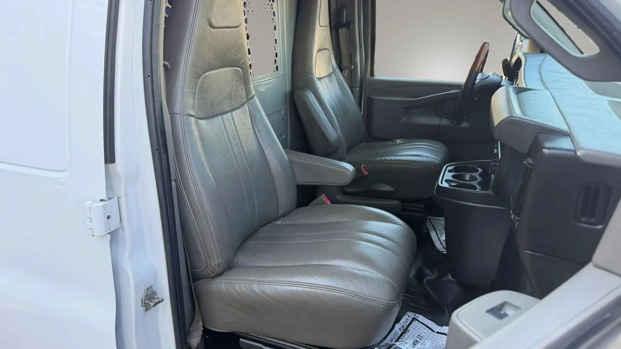 Used 2019 Chevrolet Express 2500 w/ Communications Package RWD image 13