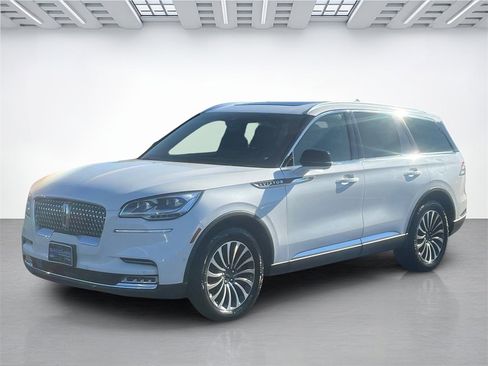 Certified 2023 Lincoln Aviator Reserve w/ Equipment Group 201A image 7