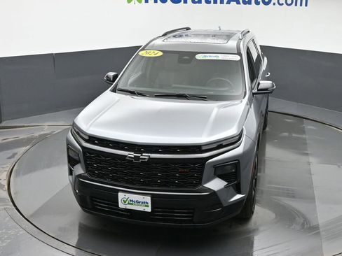 Used 2024 Chevrolet Traverse RS image 37