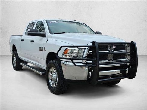 Used 2018 RAM 2500 Tradesman w/ Chrome Appearance Group image 3
