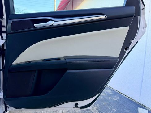 Used 2015 Ford Fusion Titanium image 24