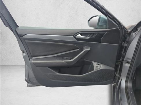 Used 2024 Volkswagen Jetta SE image 16