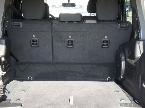 Used 2023 Jeep Wrangler Unlimited image 42