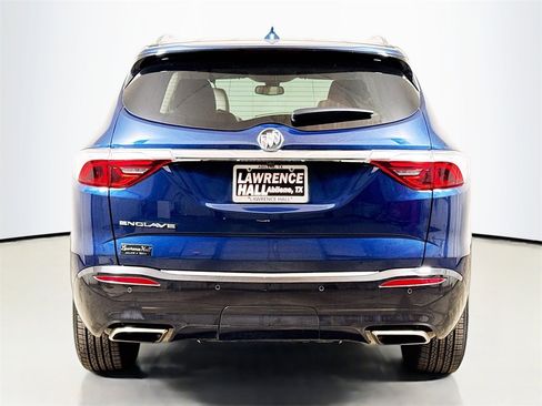 Used 2024 Buick Enclave Essence image 5