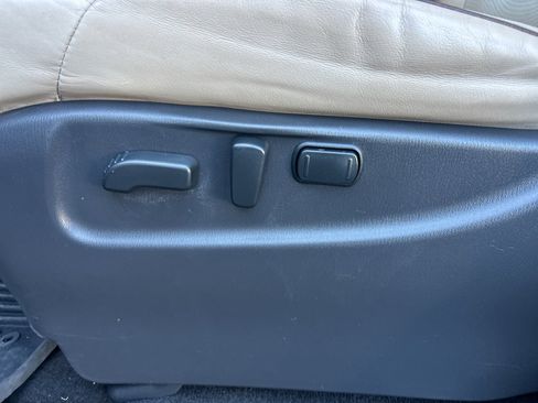 Used 2019 Nissan Armada Platinum w/ Captain's Chairs Package image 28