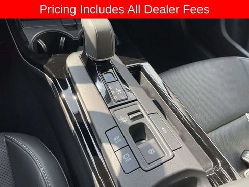 Used 2024 Toyota Prius XLE FWD image 30