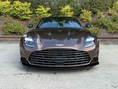 New 2025 Aston Martin Vanquish image 7