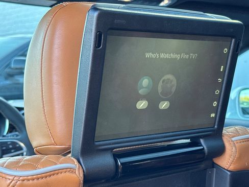 Used 2022 Chrysler Pacifica Pinnacle FWD image 17