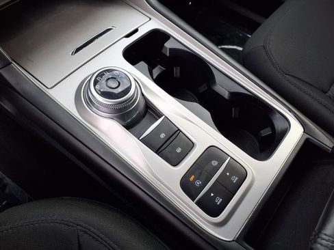 Used 2023 Ford Explorer XLT image 20