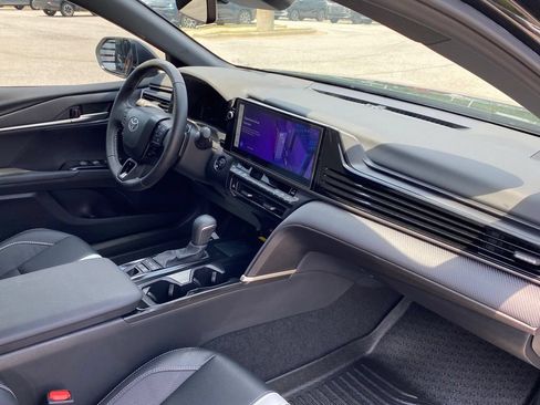 Used 2026 Toyota Camry Hybrid w/ Multimedia Upgrade Package FWD image 30