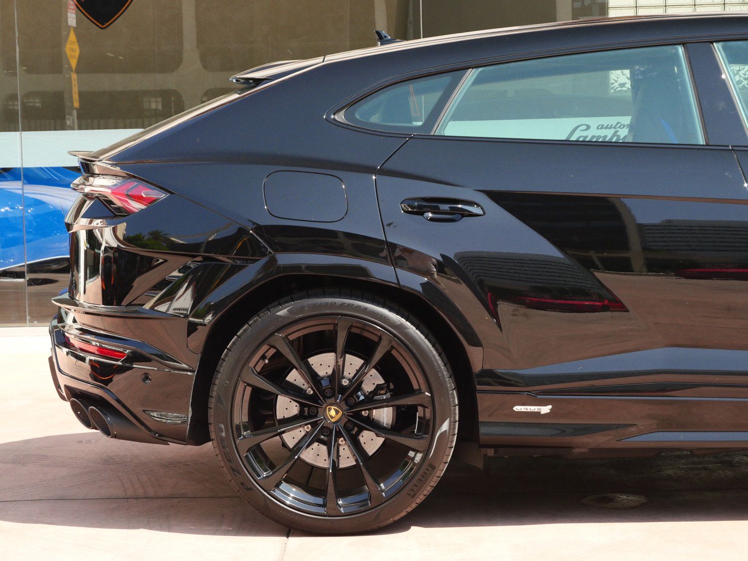 Used 2024 Lamborghini Urus S AWD/4WD image 11