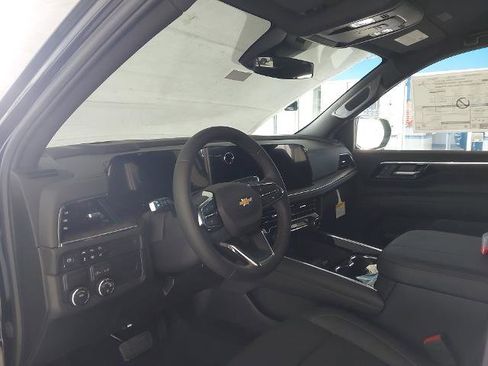 New 2026 Chevrolet Suburban LS image 2