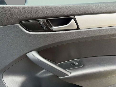 Used 2012 Volkswagen Passat TDI SE image 9