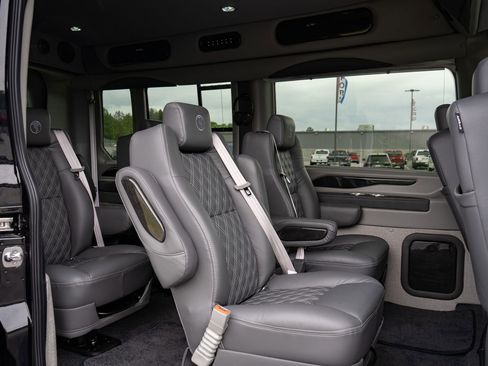 New 2026 Ford Transit 250 148 Medium Roof Extended AWD image 44