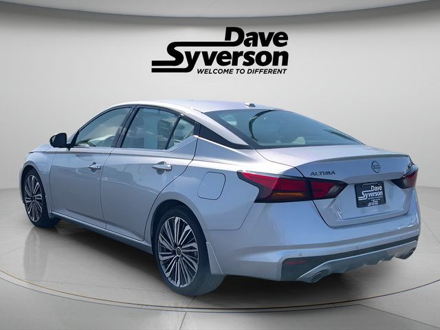 Used 2025 Nissan Altima 2.5 SL FWD image 3