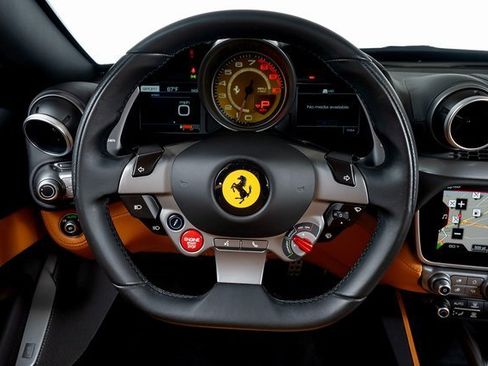 Used 2019 Ferrari Portofino image 6