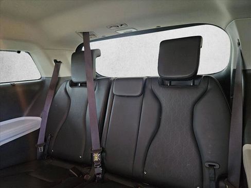 Used 2024 Kia Carnival SX image 22