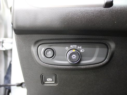 Used 2018 GMC Terrain SLE FWD image 16