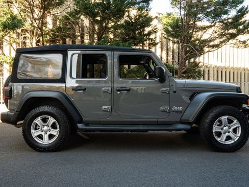 Used 2020 Jeep Wrangler Unlimited Sport S AWD/4WD image 2