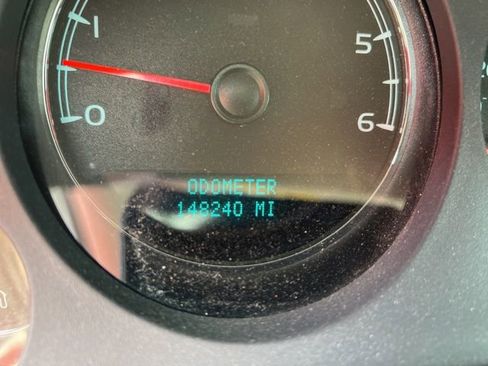 Used 2008 Chevrolet Tahoe LT w/ LT Preferred Equipment Group AWD/4WD image 2