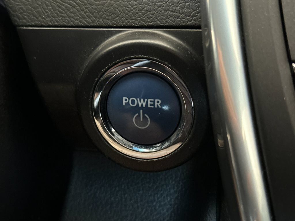 Used 2016 Toyota Camry LE FWD image 20