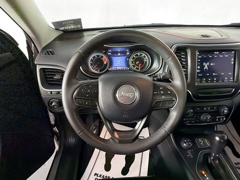 Used 2022 Jeep Cherokee Trailhawk w/ Trailhawk Elite Value Package image 11