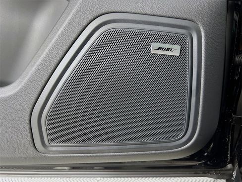 New 2026 Porsche Macan image 21