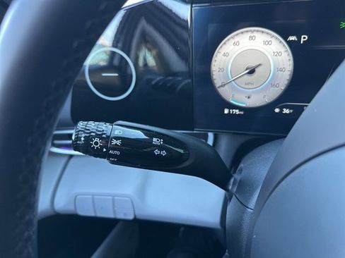 Used 2023 Hyundai Elantra Limited image 24