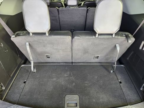 Used 2022 Ford Explorer XLT w/ Equipment Group 202A AWD/4WD image 21