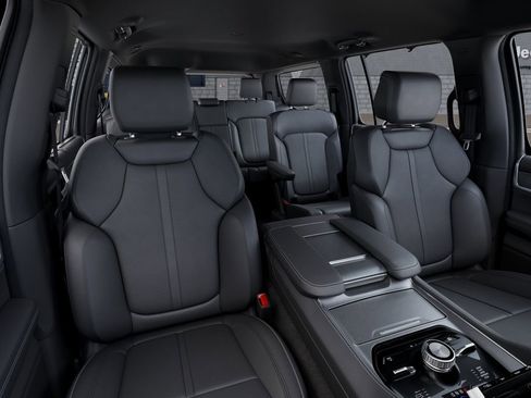 New 2026 Jeep Grand Wagoneer Limited AWD/4WD image 16