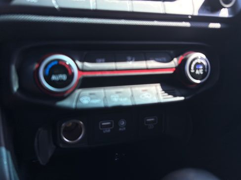 Used 2019 Hyundai Veloster Turbo FWD image 18