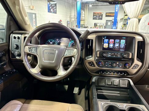 Used 2019 GMC Sierra 2500 Denali w/ Duramax Plus Package image 3