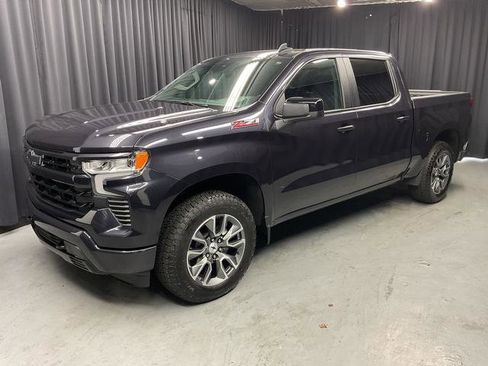 Used 2024 Chevrolet Silverado 1500 RST AWD/4WD image 3