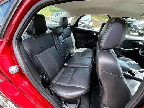 Used 2013 Ford Focus Titanium w/ Titanium Handling Pkg FWD image 21