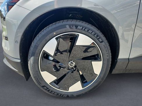 New 2026 Volvo EX30 Ultra w/ Protection Package Premier image 8