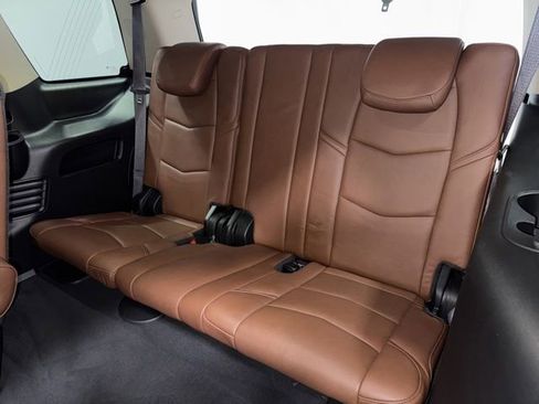 Used 2017 Cadillac Escalade Premium Luxury image 31