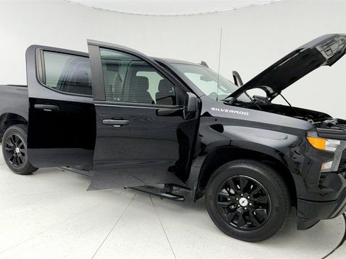 Used 2023 Chevrolet Silverado 1500 Custom image 13