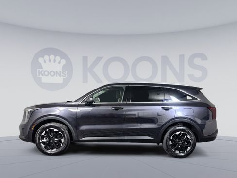 Used 2025 Kia Sorento S AWD/4WD image 2