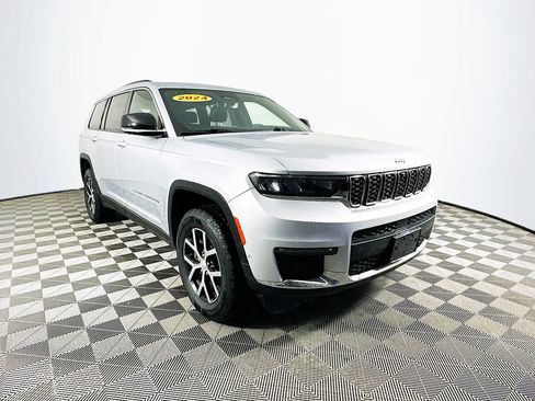 Certified 2024 Jeep Grand Cherokee L Limited w/ Luxury Tech Group II image 2