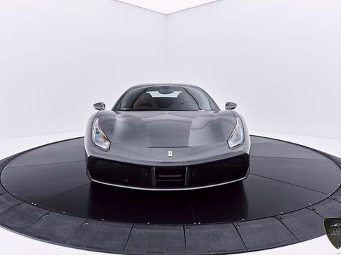 Used 2018 Ferrari 488 GTB RWD image 23