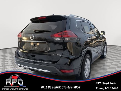 Used 2018 Nissan Rogue SV image 5