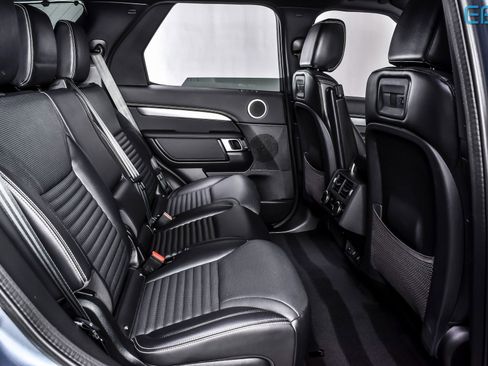 Used 2023 Land Rover Discovery S R-Dynamic image 24