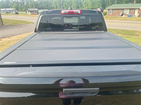 Used 2024 Chevrolet Colorado Trail Boss w/ Technology Package image 14