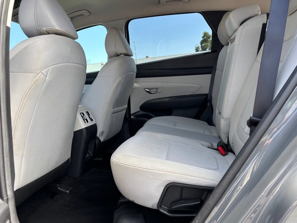 Used 2025 Hyundai Tucson SEL FWD image 19