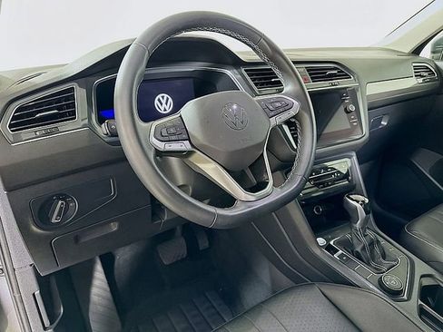 Used 2022 Volkswagen Tiguan SE AWD/4WD image 9