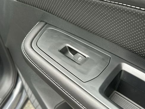 New 2026 Volkswagen Atlas Cross Sport SE image 32