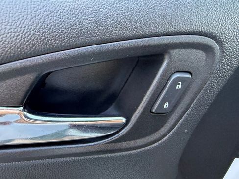 Used 2022 Chevrolet Colorado LT w/ Fleet Safety Package RWD image 10