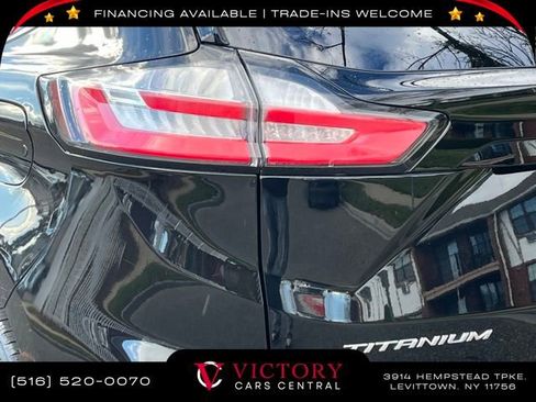 Used 2023 Ford Edge Titanium image 9