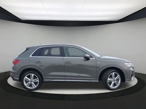 Certified 2022 Audi Q3 2.0T Premium Plus image 8