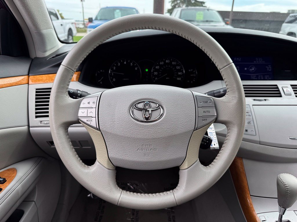 Used 2007 Toyota Avalon XLS FWD image 29